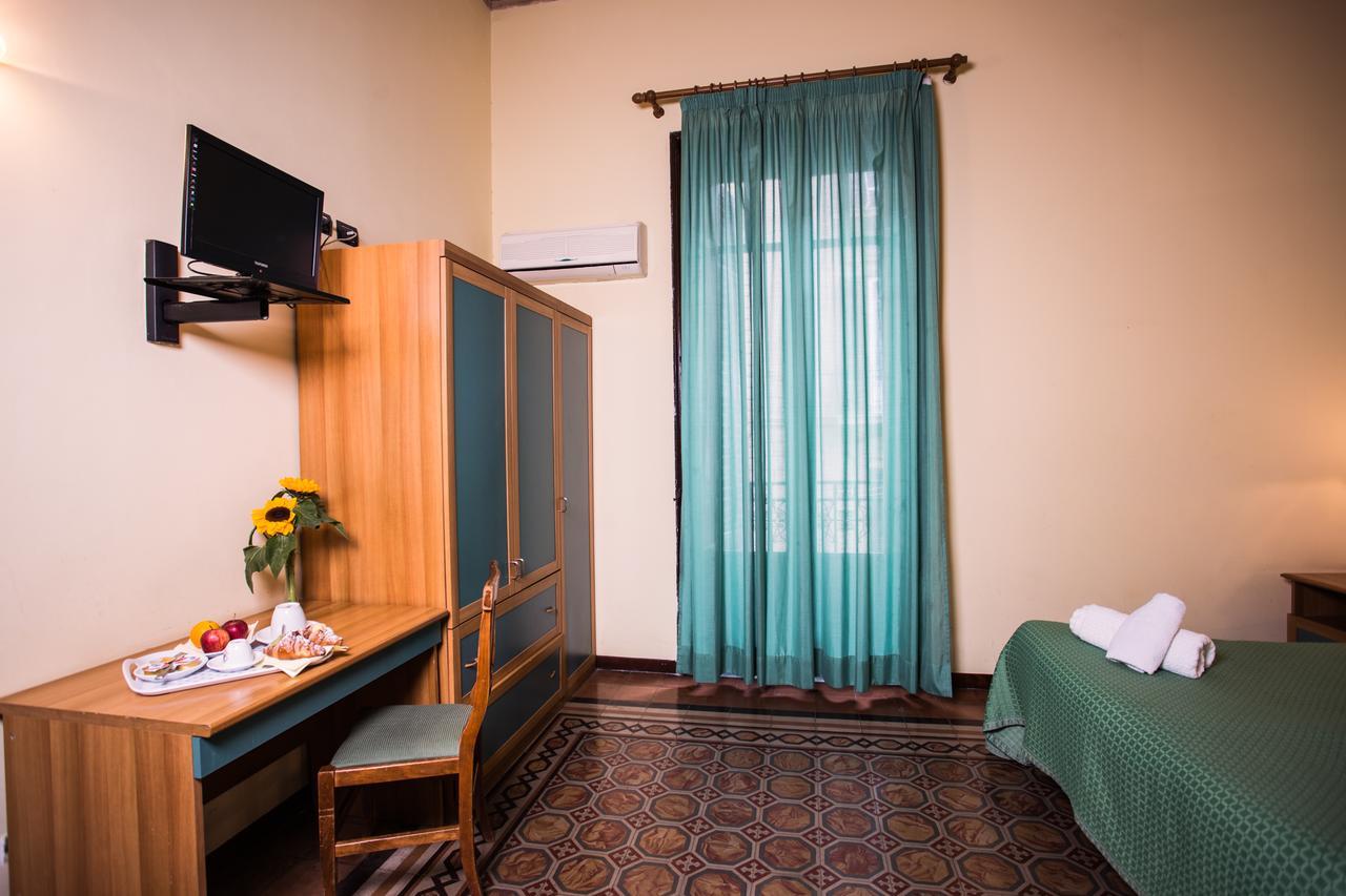 Hotel Italia 2*