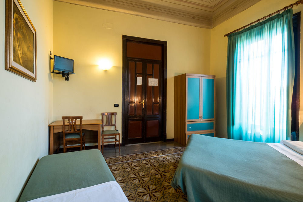 Italia 2*