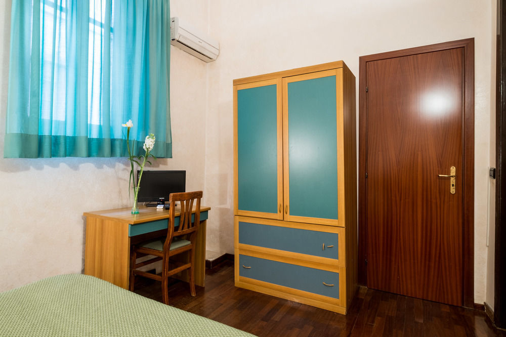 Italia Hotel 2*